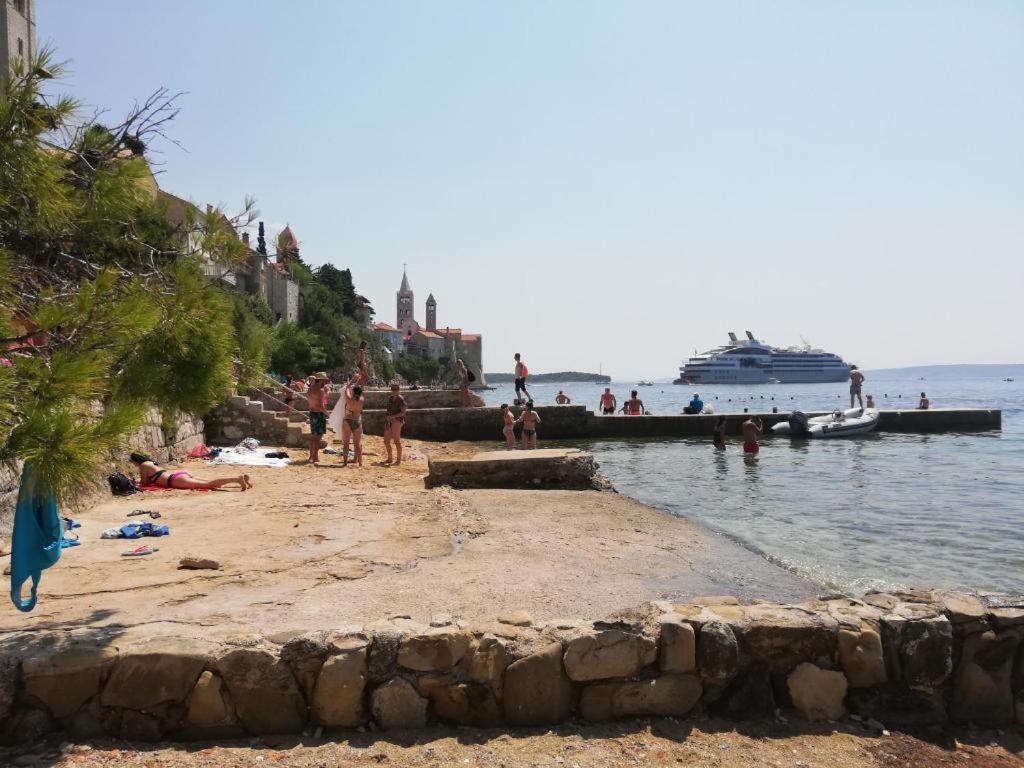 Rab Centar Due Apartman Palit Kültér fotó